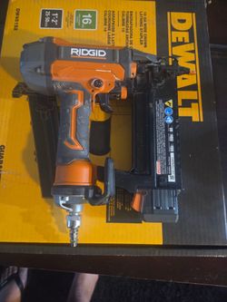 Brad nailer