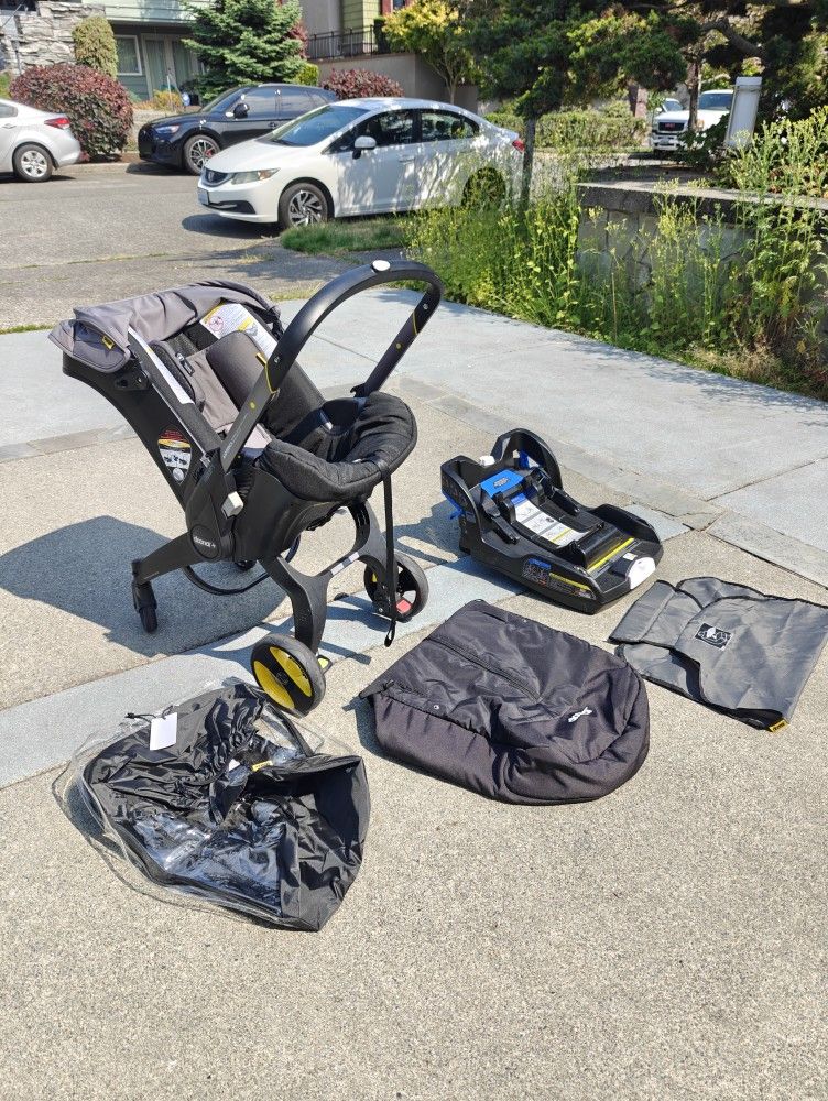 Doona + plus accessories