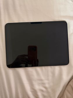 Apple iPad Pro 11in Tablet w/ Magic Keyboard