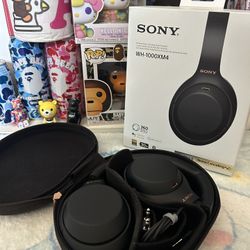 Black Sony WH-1000XM4 Noise Cancelling Headphones