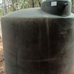 2500 Gallon Water Tank