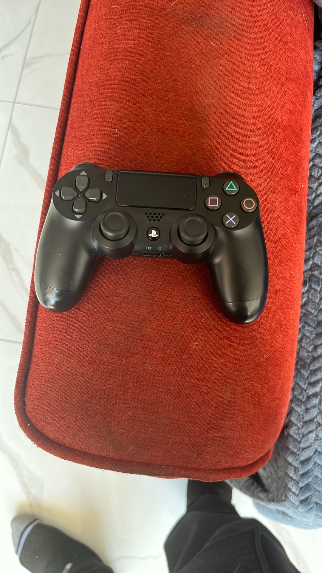 PS4 controller