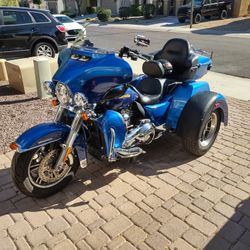 2017 Harley Davidson FLHTCUTG Tri Glide Ultra