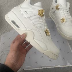 Wmns Air Jordan 4 Retro Metallic Gold 