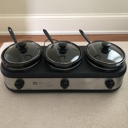 TRU Triple Buffet Server with Three 2 1/2 Quart Removable Inserts 