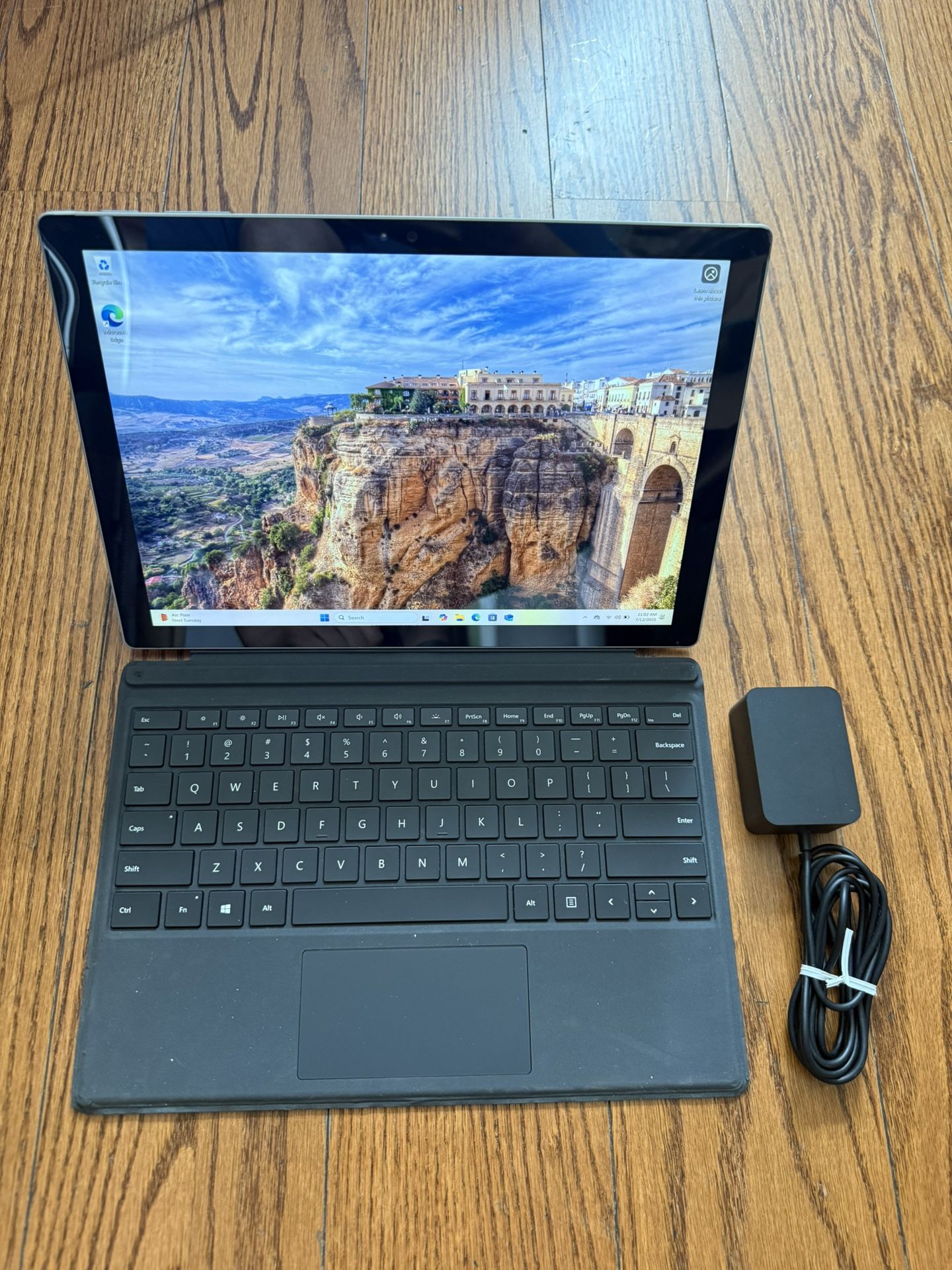 Microsoft Surface Pro 4/8GB RAM/256GB SSD/Fully Functional