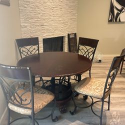 Dining Room Table 