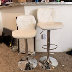 2 Bar Stools 