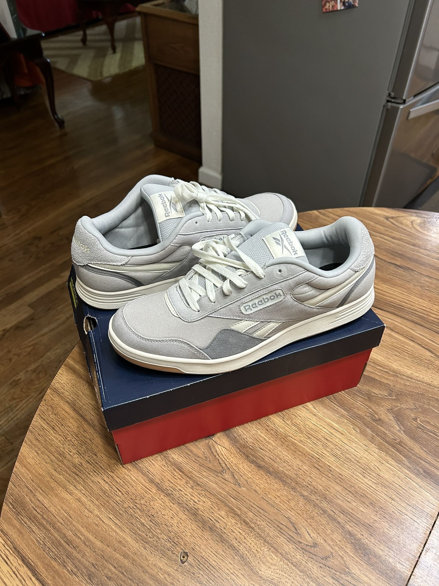 Reebok Sneakers