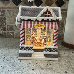 Gingerbread House Snowglobe 