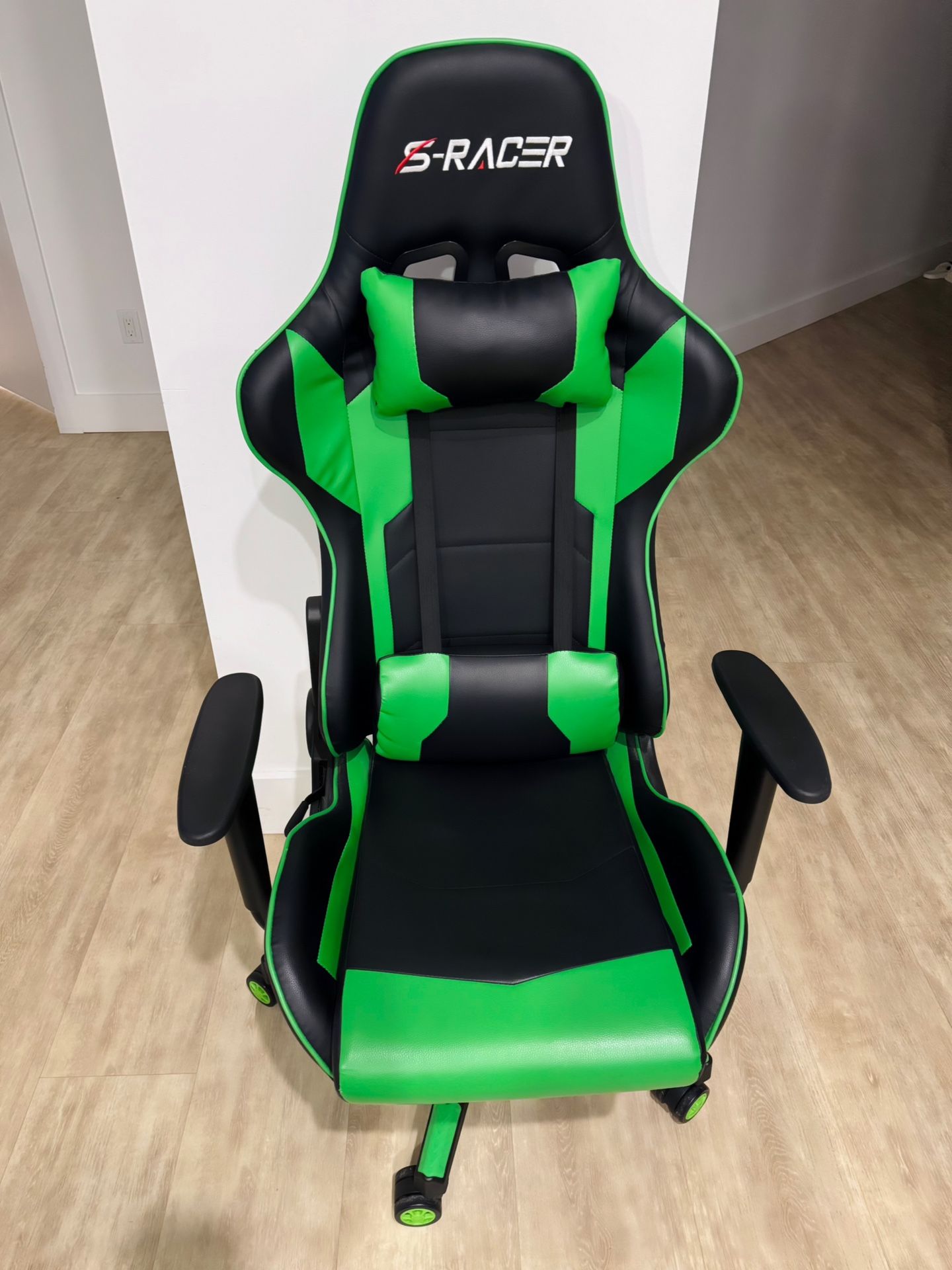 S-RACER Gaming Chair