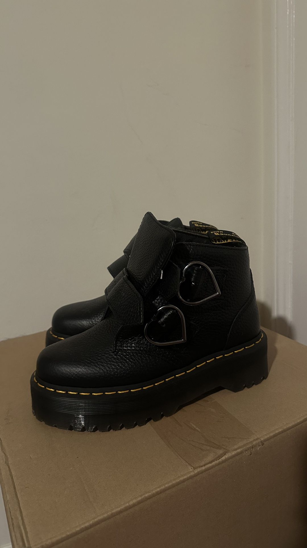 devon heart leather platform boots 