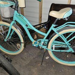 Ladies Huffy Cruiser Bike