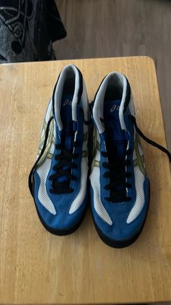 wrestling shoes