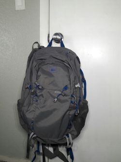 REI CLIMING BACK PACK
