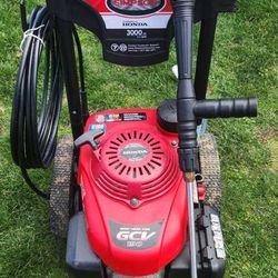 Simpson  3000 PSI 2.4GPM Gas Powered Pressure Washer