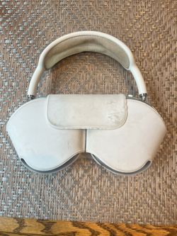 Apple AirPods Max – Space Gray (Model A2069) – $225