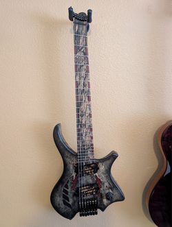Guitar, Ceccarini Italian Dullahan 7-String