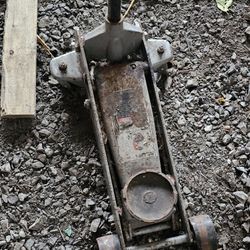 3. Ton Floor Jack