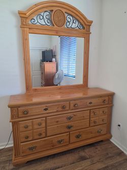 Dresser Great Condition