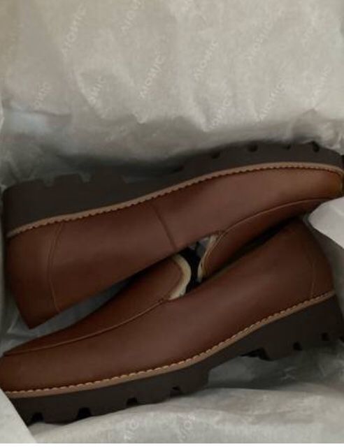 Vionic Shoes $35