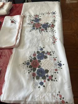 Extra Large embroidered Table Cloth Set