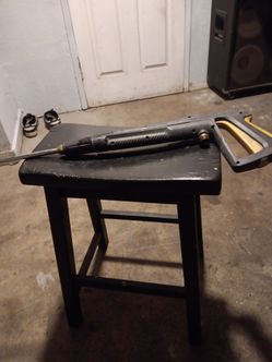 Pressure washer gun