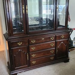 2 Piece China Cabinet