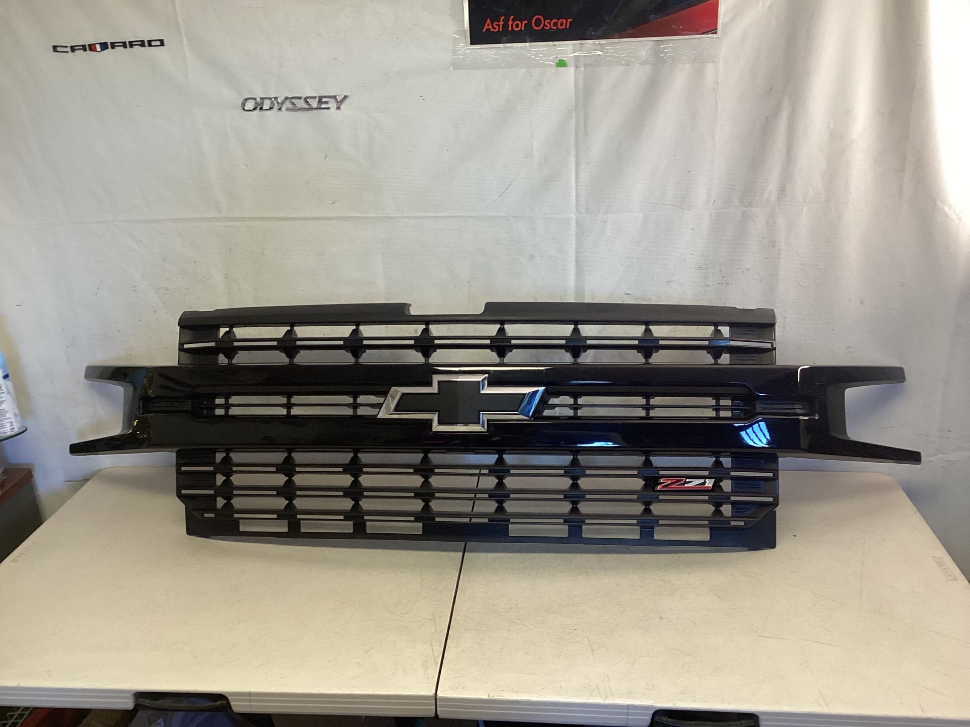 2019-2020-2021-2022 CHEVROLET SILVERADO 1500 Z71 FRONT GRILLE GRILL USED OEM