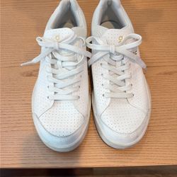 On Cloud Sneakers - Women Size 6.5