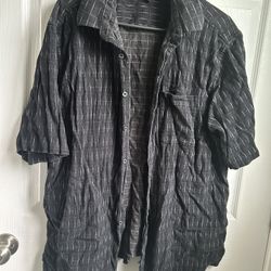 Van Huesen Men’s Black Button-Down