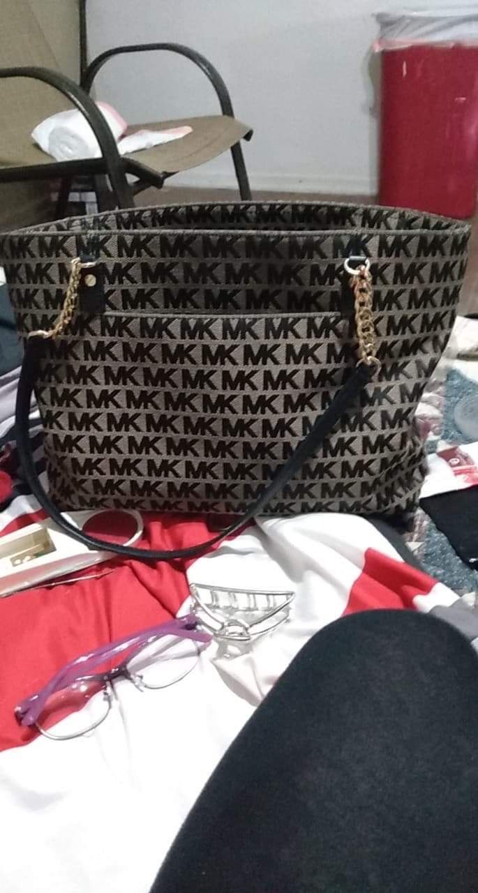 Micheal kors purse