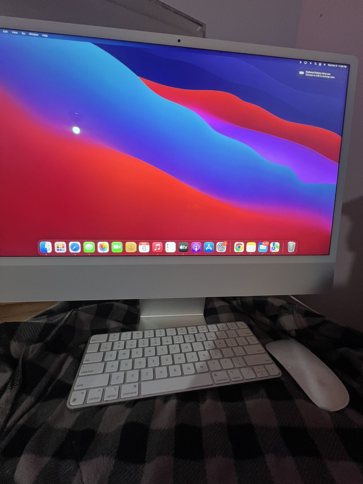 Gray iMac 24