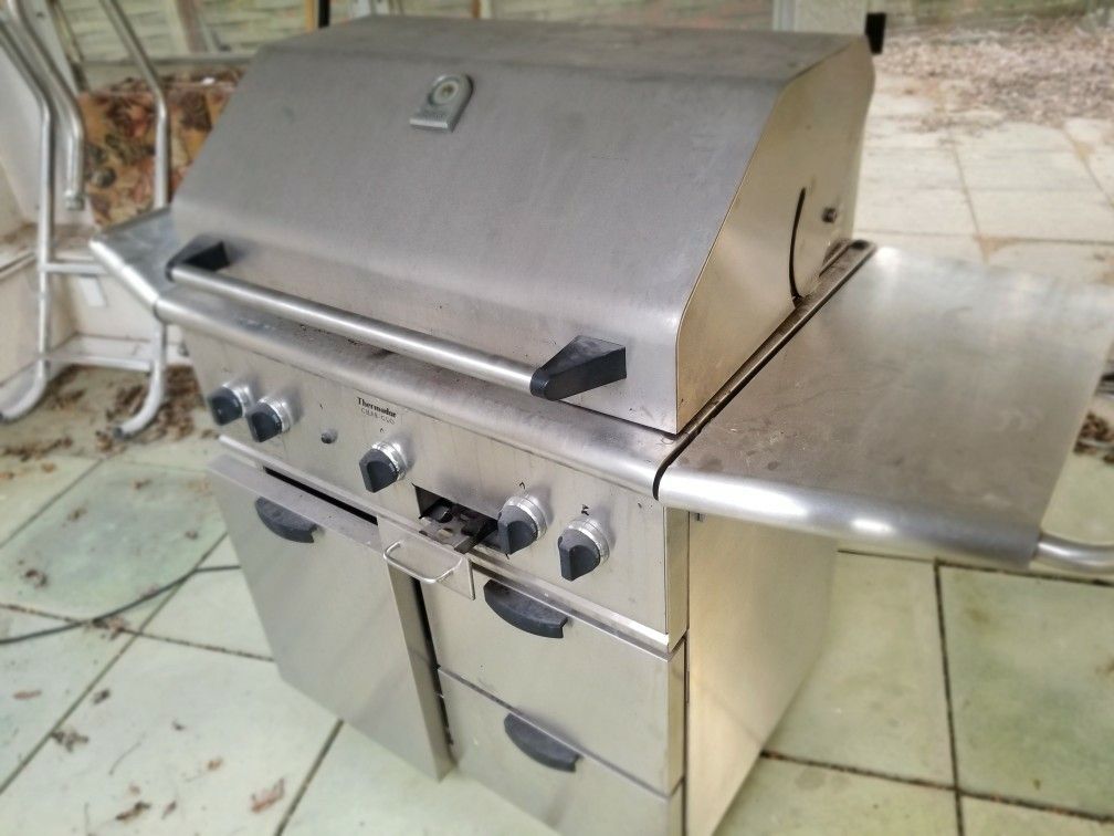 Thermador Charglo gas grill for repair for Sale in Wheeling, IL OfferUp