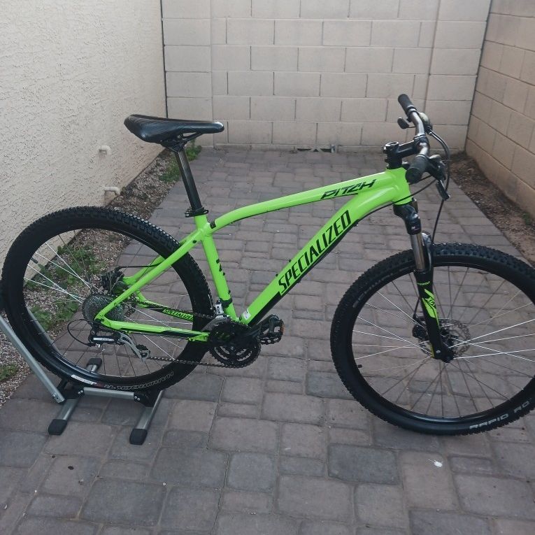 SPECIALIZED PITCH 27.5 INCH MOUNTAIN BIKE LIKE NEW for Sale in