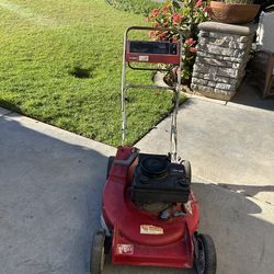 Toro push lawn mower In good working conditions no bag