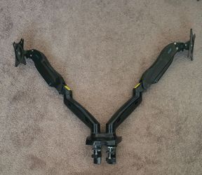 Dual monitor desktop mount