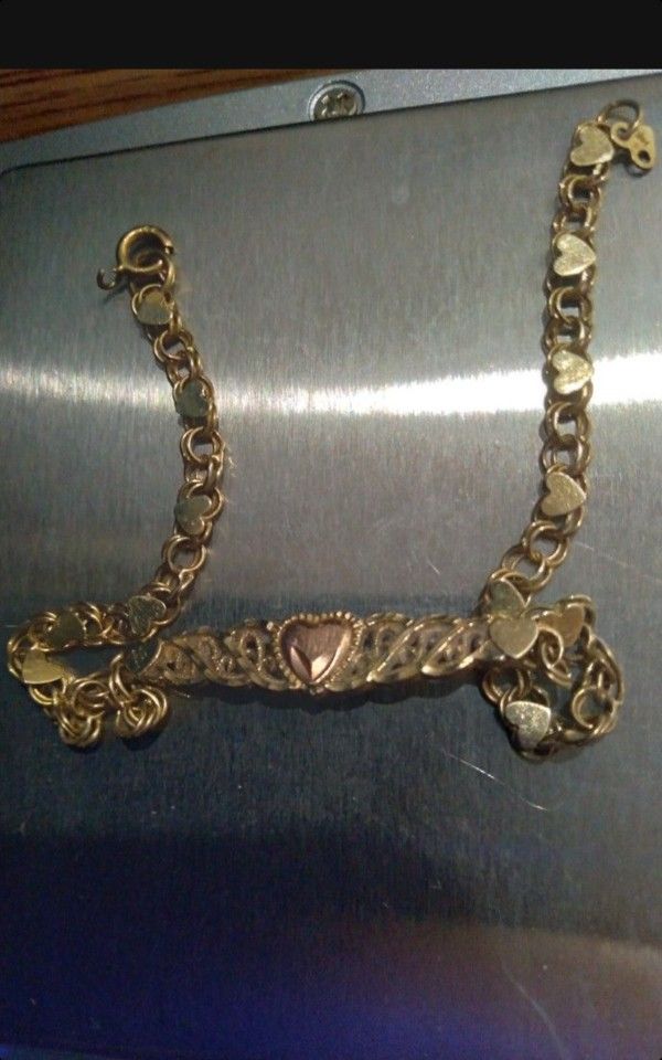 14KT GOLD HEARTS BRACELET