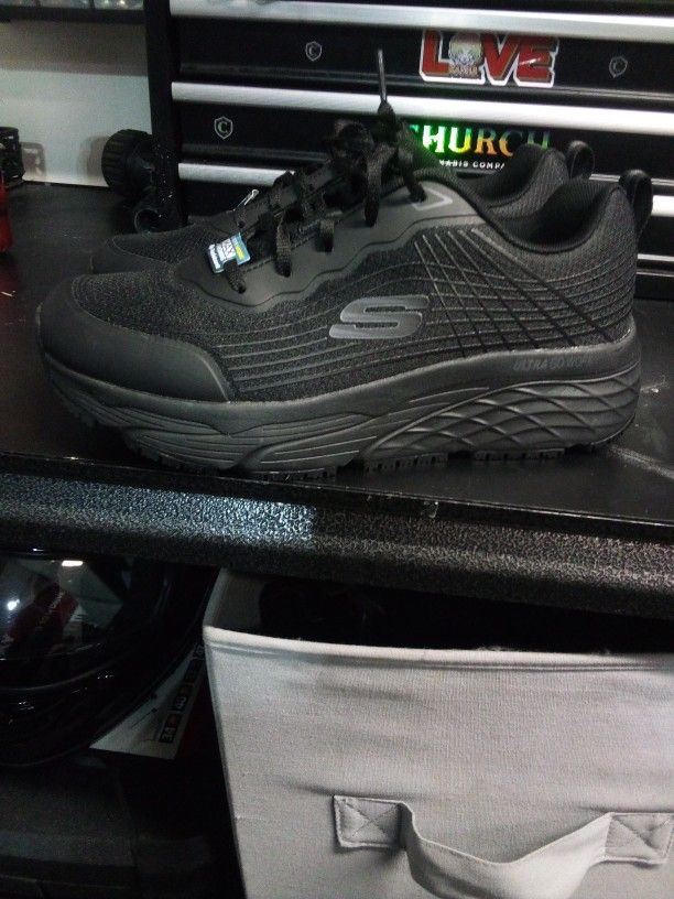 Sketchers Non Slip Men's Work Shoes Size 9.5