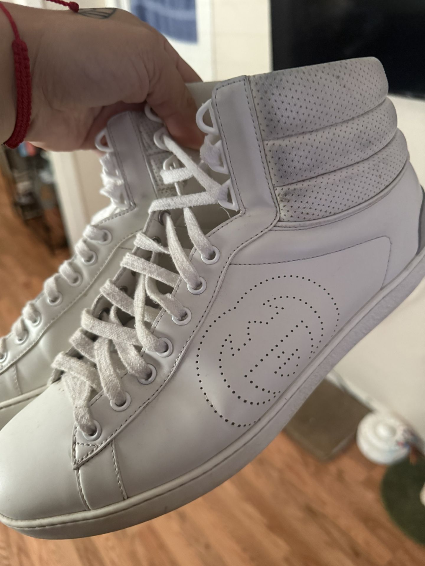 GUCCI ALL WHITE SHOES SIZE 10