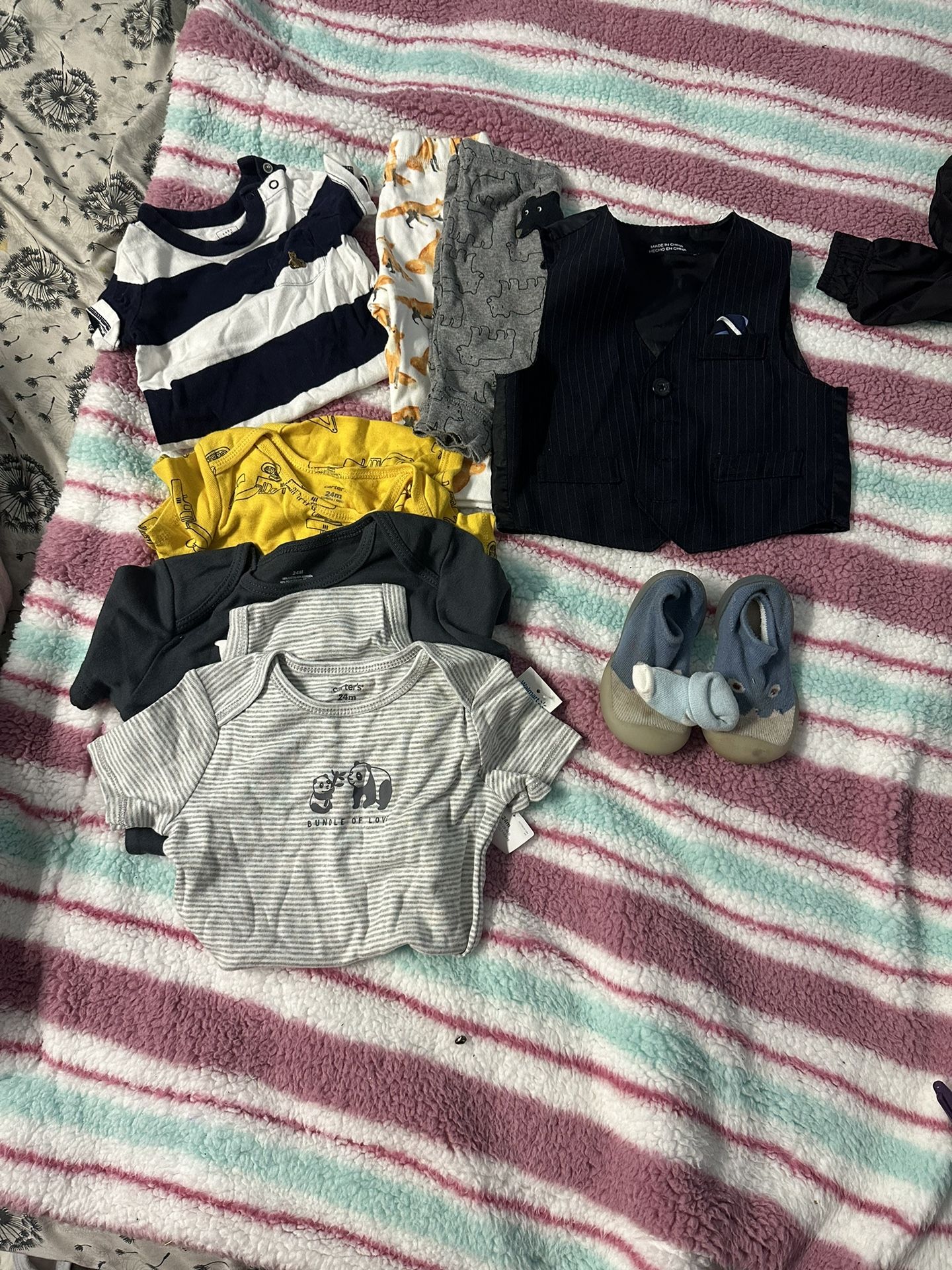 Clothes Size NB-12M For Little Boys In Very Good Condition , Mostly Never Worn And All Washed Pick Up Tully And Monterey SJ CA 95112, Total 35+ Pcs 