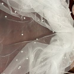 Sheer Pearl Runner