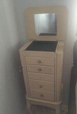 Jewelry storage