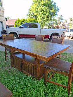 Dinning table