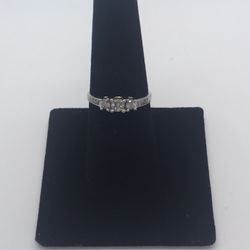 New 10k Solid White Gold Diamond Ring 