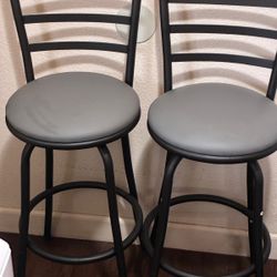 2 Bar Stool 
