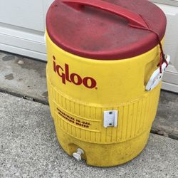 Igloo industrial 10 Gal Drinking Water Cooler Sports Tailgating Party