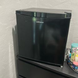 Upstreaman 1.7 Cu. Ft Mini Fridge Black 