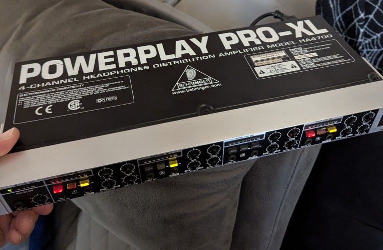 Power play Pro-XL 4-channel Headphones Distribution Amplifier Model HA4700