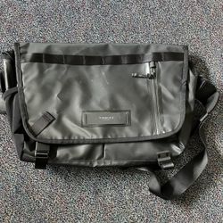 Especial Stash Messenger Bag